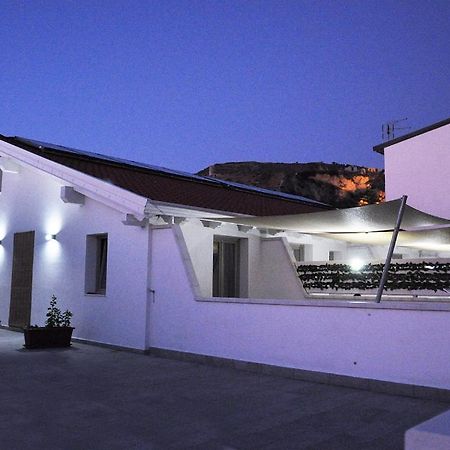 La Perla Amantea - Rooms & Apartaments ภายนอก รูปภาพ