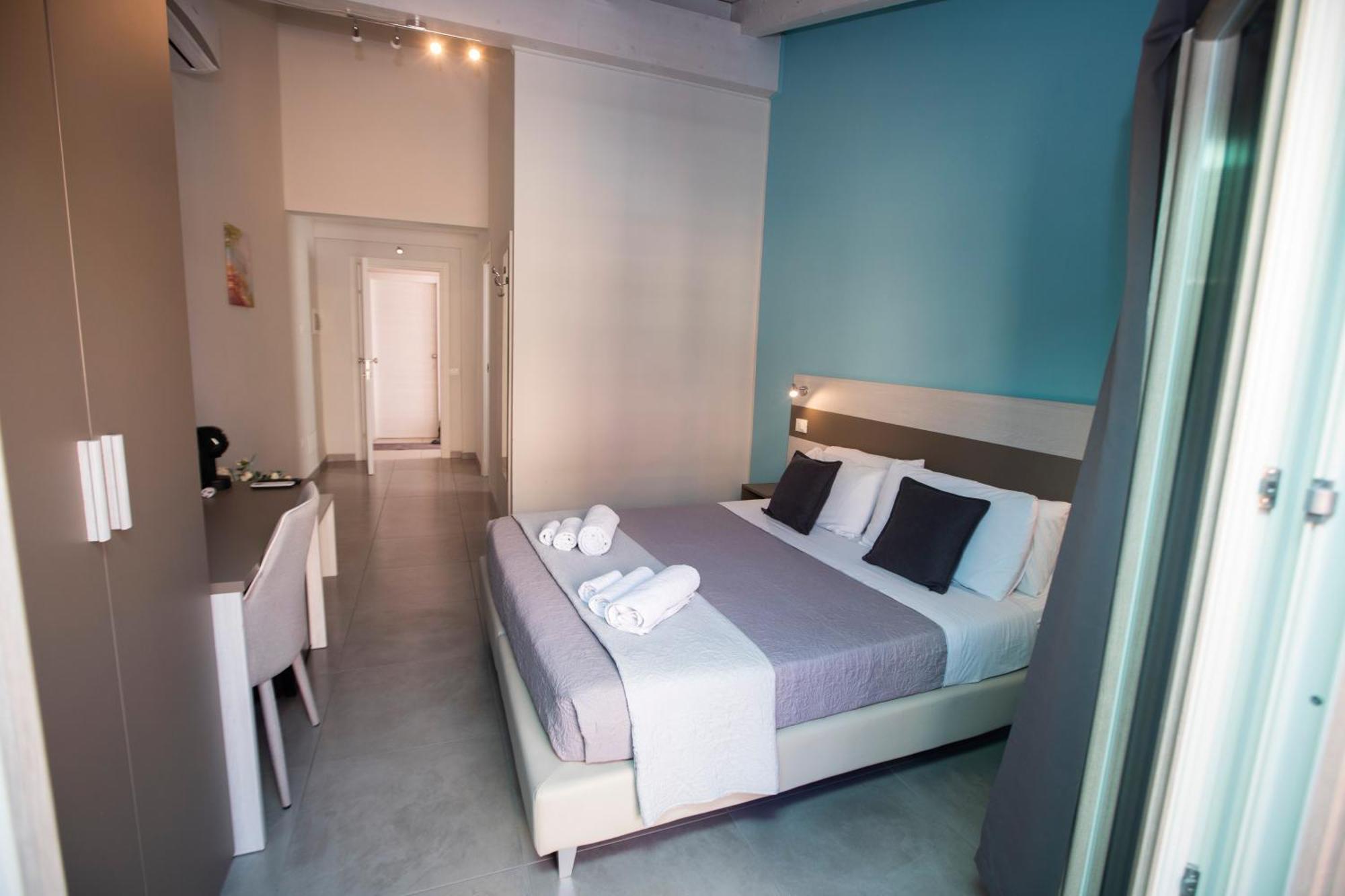 La Perla Amantea - Rooms & Apartaments ภายนอก รูปภาพ
