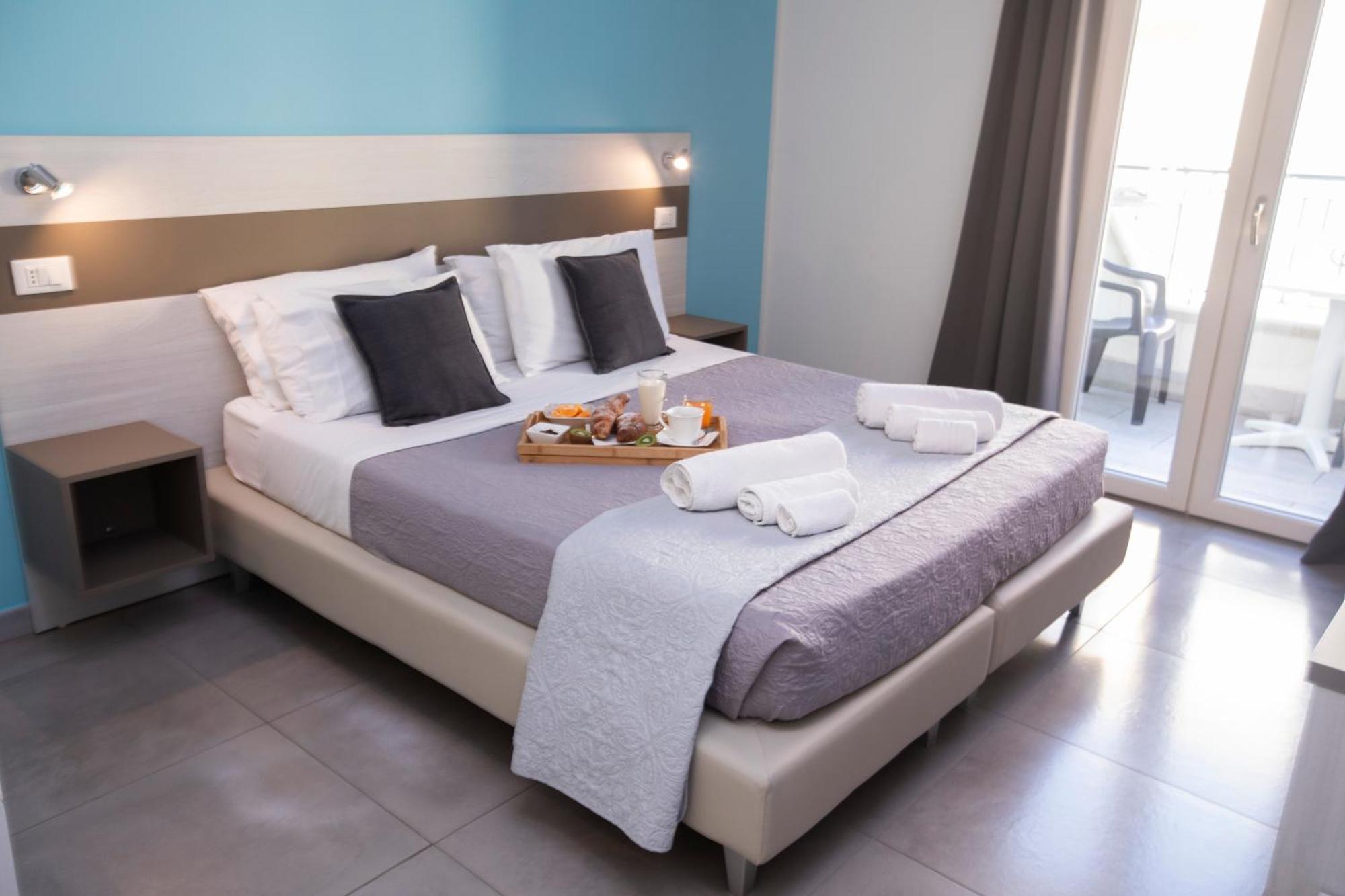 La Perla Amantea - Rooms & Apartaments ภายนอก รูปภาพ