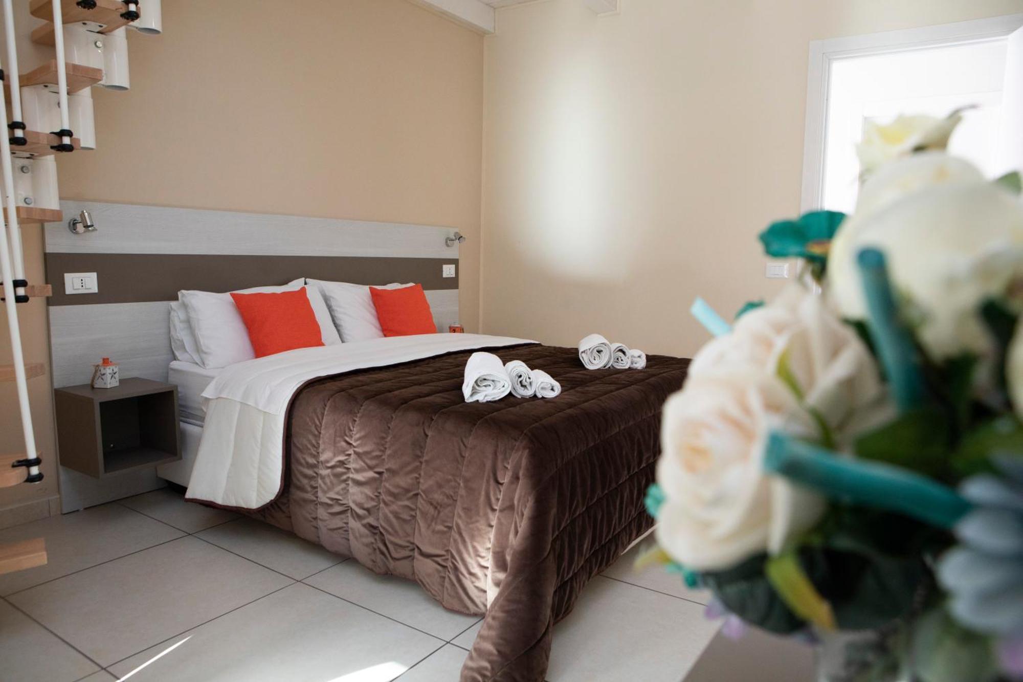 La Perla Amantea - Rooms & Apartaments ภายนอก รูปภาพ