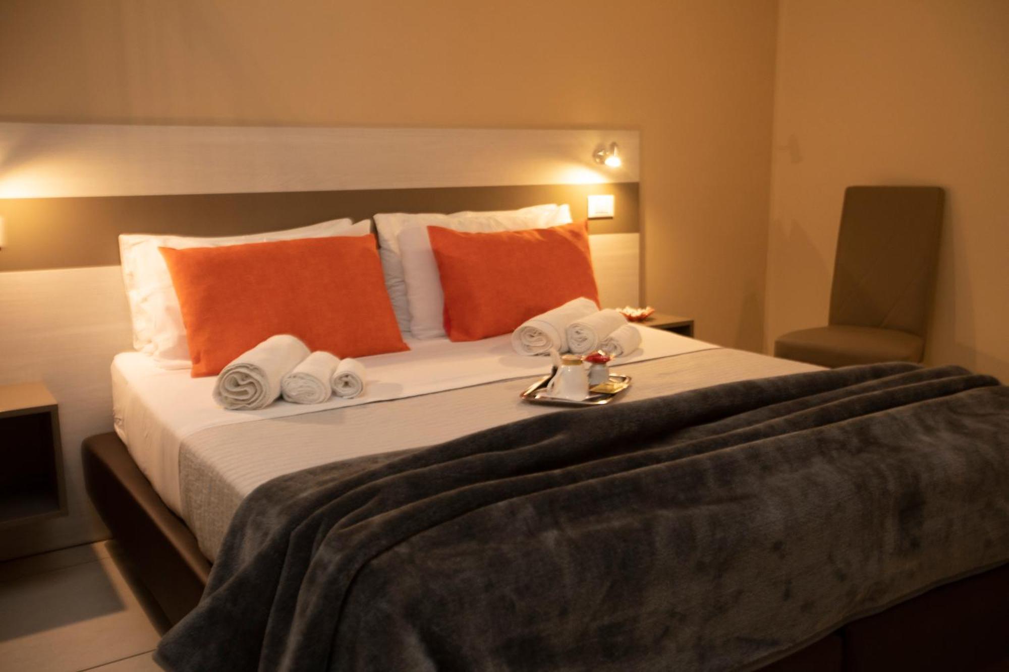 La Perla Amantea - Rooms & Apartaments ภายนอก รูปภาพ