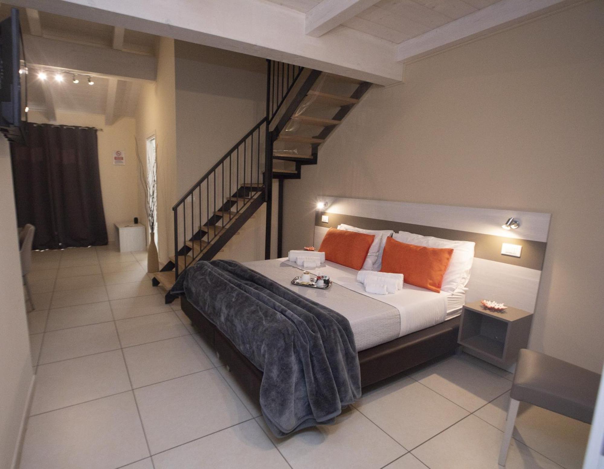 La Perla Amantea - Rooms & Apartaments ภายนอก รูปภาพ