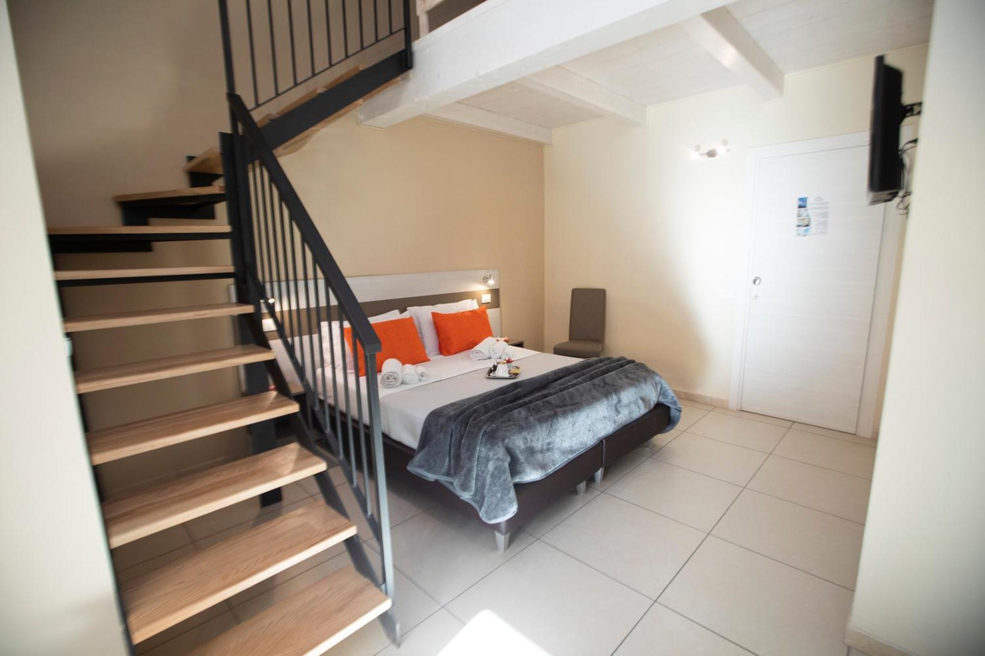 La Perla Amantea - Rooms & Apartaments ภายนอก รูปภาพ