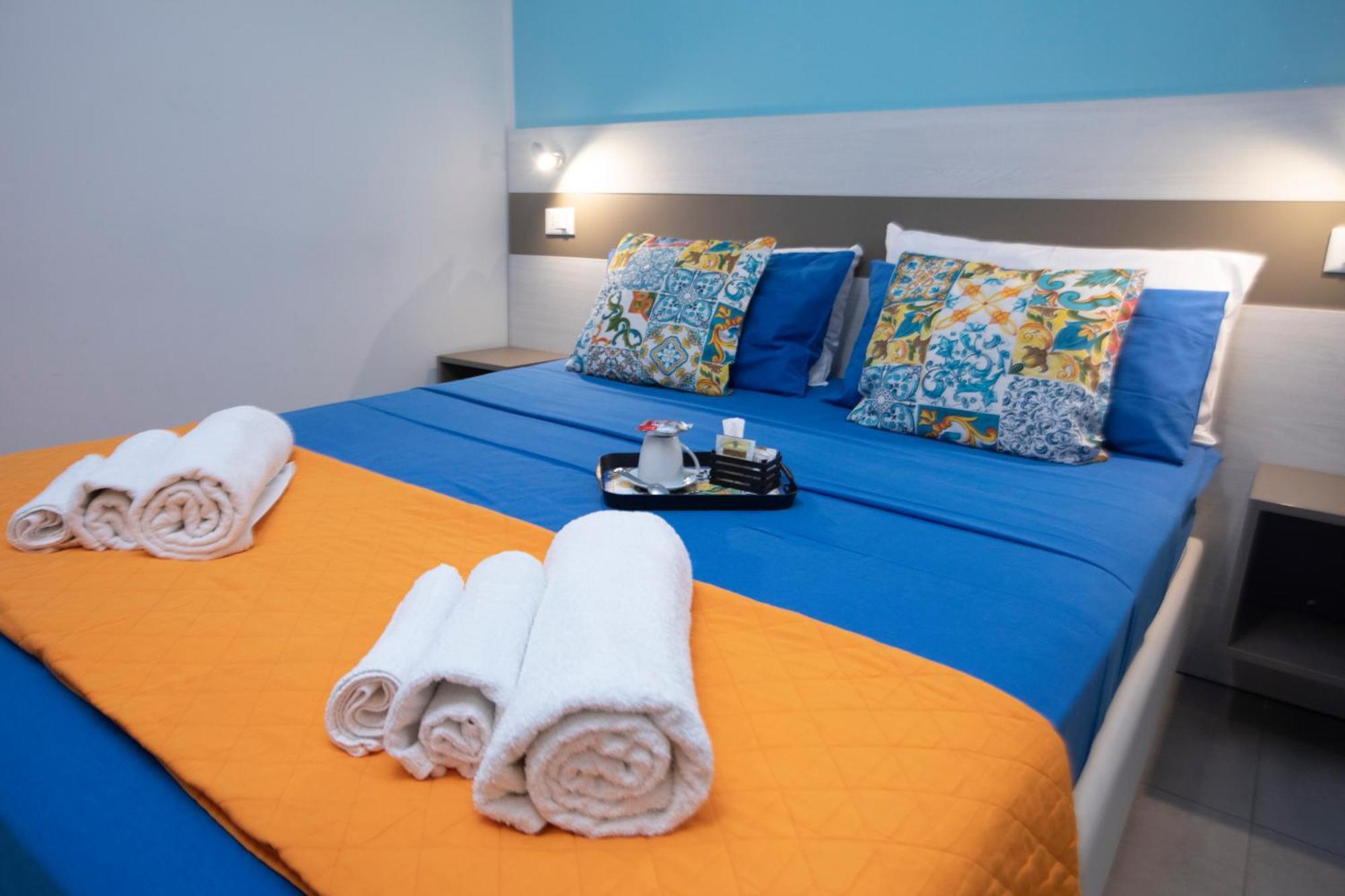 La Perla Amantea - Rooms & Apartaments ภายนอก รูปภาพ