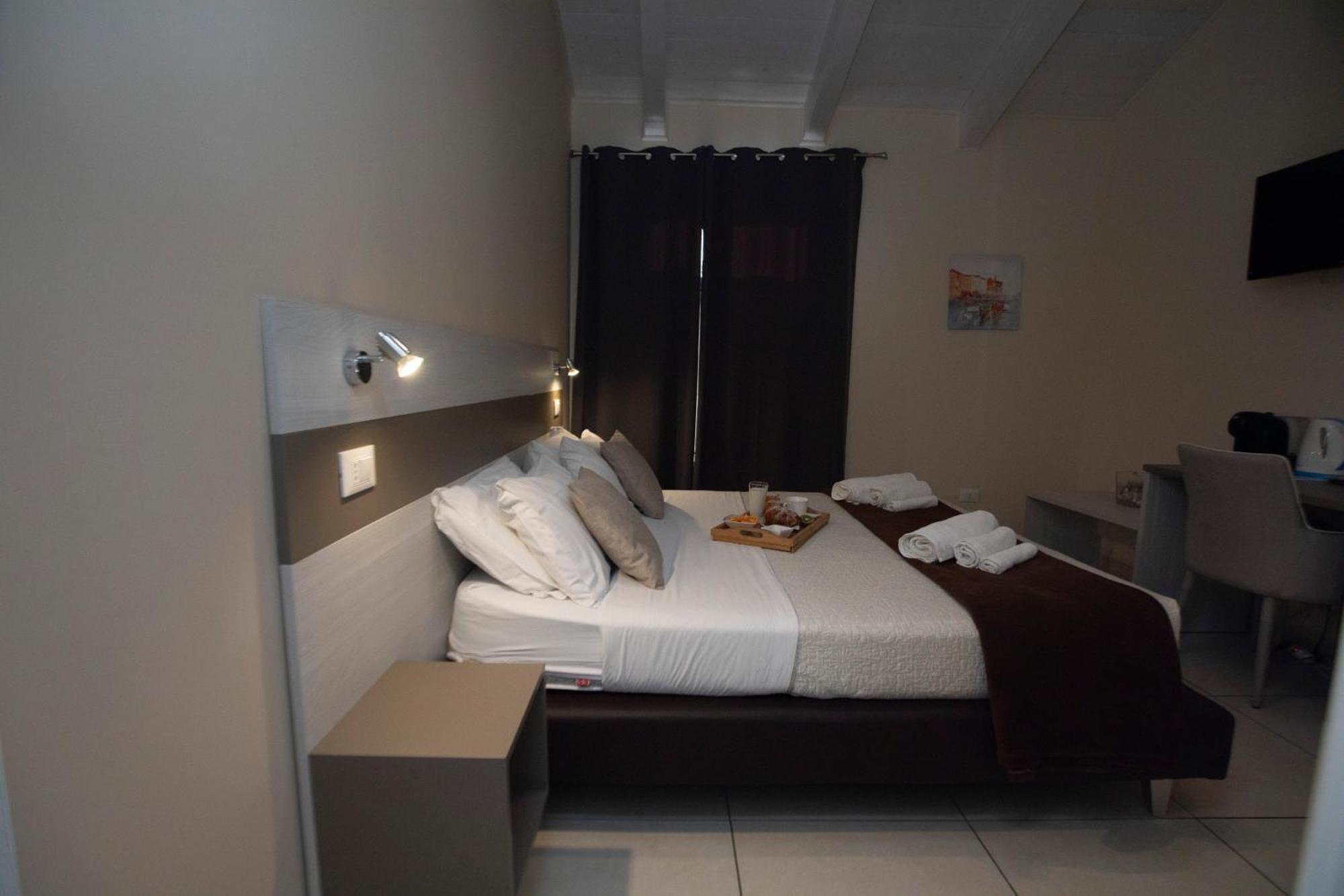 La Perla Amantea - Rooms & Apartaments ภายนอก รูปภาพ