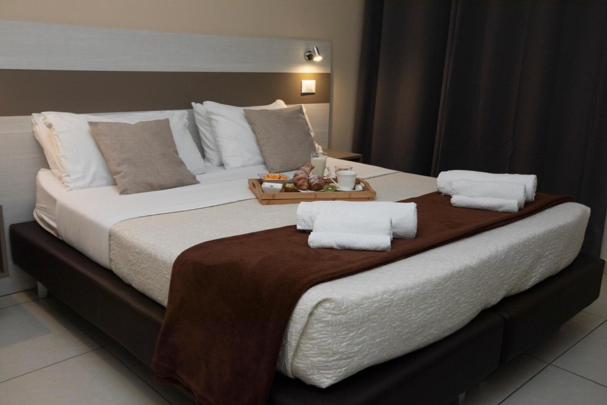 La Perla Amantea - Rooms & Apartaments ภายนอก รูปภาพ