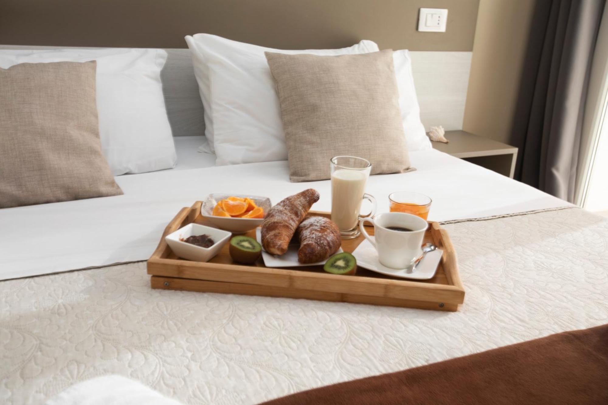 La Perla Amantea - Rooms & Apartaments ภายนอก รูปภาพ