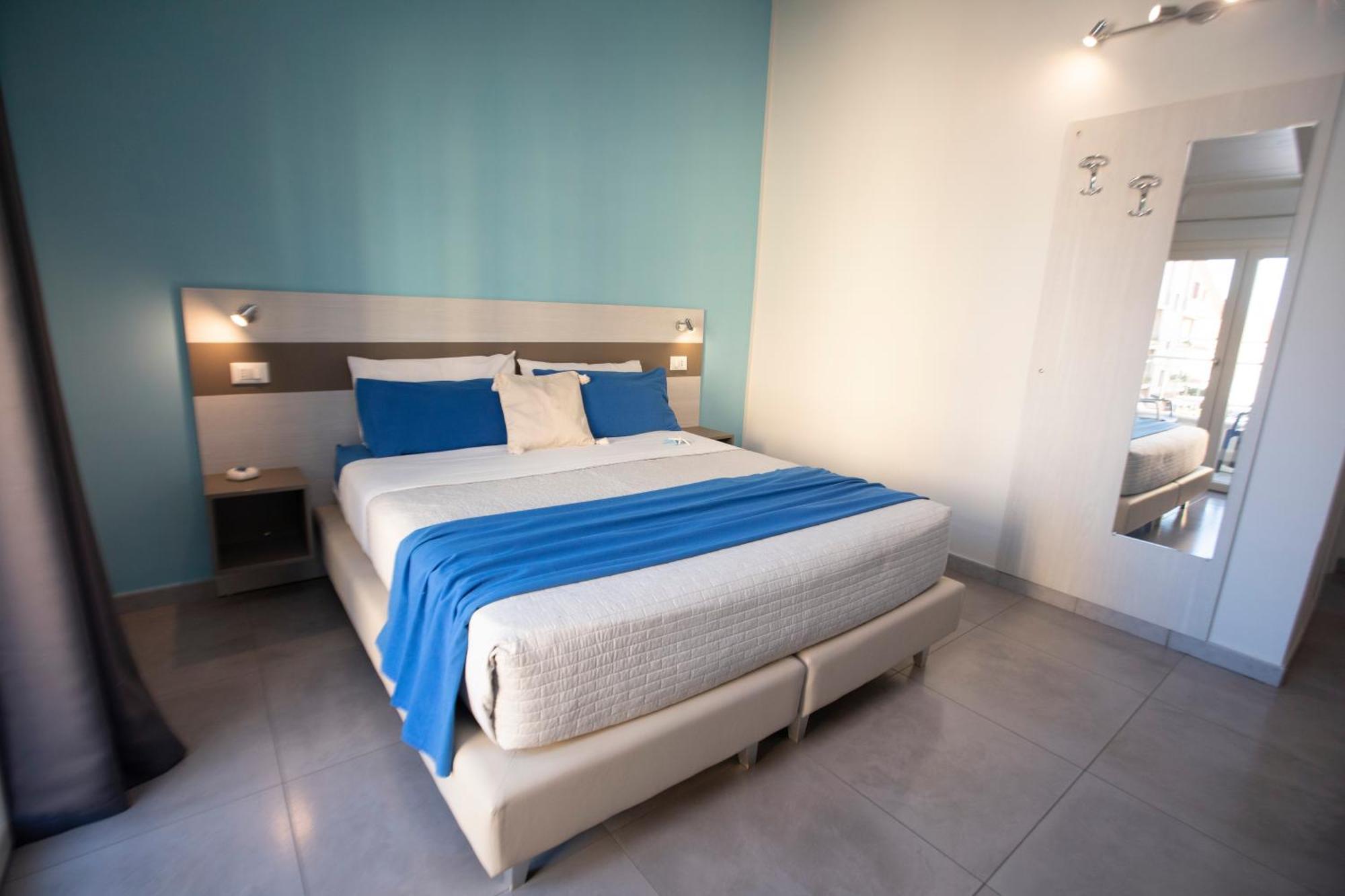 La Perla Amantea - Rooms & Apartaments ภายนอก รูปภาพ