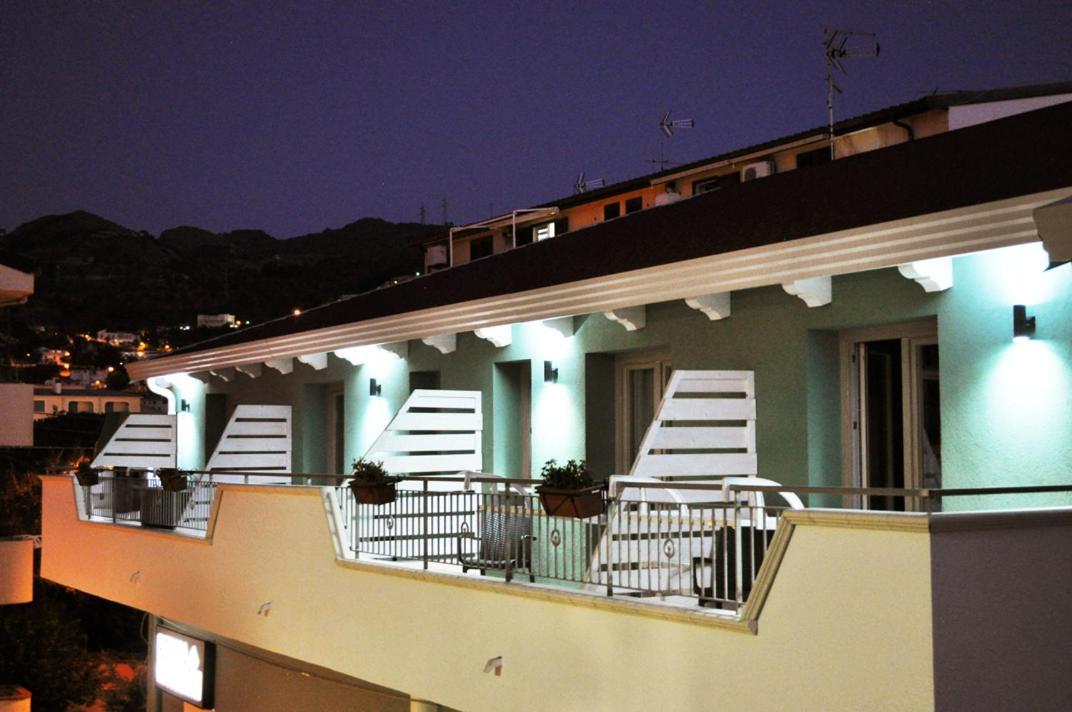 La Perla Amantea - Rooms & Apartaments ภายนอก รูปภาพ